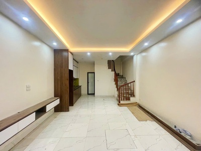 Nhà đẹp trung tâm việt hưng, gần ô tô tránh, 35 m , 5 tầng, mt 4,2 m, hơn 5 t.ỷ xíu - hàng xóm vui 0
