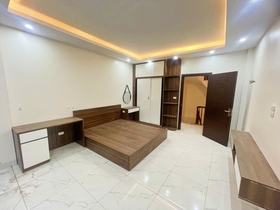 Nhà đẹp trung tâm việt hưng, gần ô tô tránh, 35 m , 5 tầng, mt 4,2 m, hơn 5 t.ỷ xíu - hàng xóm vui 2