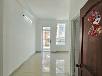 Nhà mặt tiền đường số 22,Bình Hưng Hòa A dt 36m2 2 lầu 3pn 3wc giá 5,35 tỷ 3