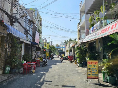 Nhà mặt tiền đường số 22,Bình Hưng Hòa A dt 36m2 2 lầu 3pn 3wc giá 5,35 tỷ 5