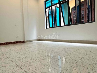 Cho thuê nhà nguyên căn nhà mới 4 tầng - số 39 ngõ 175/5 Định Công. 3