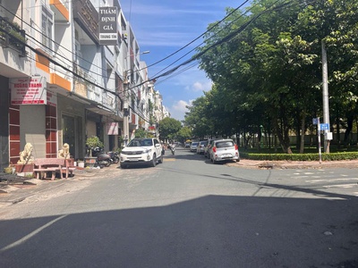 Đi nước ngoài, bán nhà nghỉ đang hoạt động tại kdc d2d, 12 phòng chỉ 8,8 tỷ 0