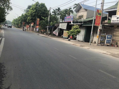 Chính chủ gửi bán lô đất 65m2 ngay trung tâm xã hợp đồng ỉ cách chúc sơn 3km giá chỉ 2.x tỉ 4