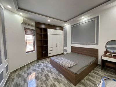 Cho thuê nhà lô góc Văn Cao, DT: 70m2, 5 p.ngủ khép kín. 4