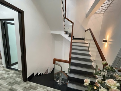 Cho thuê nhà lô góc Văn Cao, DT: 70m2, 5 p.ngủ khép kín. 8