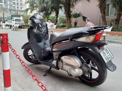 Ko dùng đến mình cần bán se SH Ý nhập. 150i, Đẹp, máy nguyên bản tốt, tiết kiệm xăng, sang chảnh 1