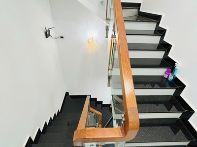 Ngộp lý thánh tông - giáp q11 - 4x16m - hxh 8m vô nhà - 4 tầng mới 3