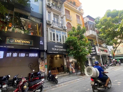 Bán nhà mặt tiền  196 phú thọ hòa, vị trí vip chợ vải, giá chỉ 8,4 tỷ. quận tân phú. trung tâm nhà 3
