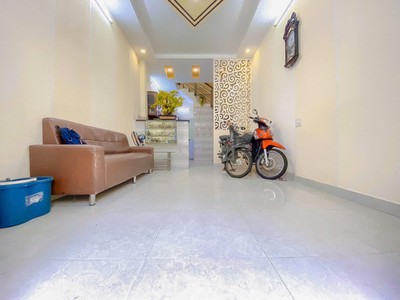 Bán nhà chu văn an - hẻm rộng 4m - dt 157.5m2 sàn - dòng tiền 180/y 1