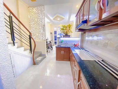 Bán nhà chu văn an - hẻm rộng 4m - dt 157.5m2 sàn - dòng tiền 180/y 2