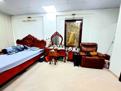 Bán đất tặng nhà 2 tầng phố trương định hoàng mai, 70m2, ô tô thông kd, mt 5m, nhỉnh 12 tỷ 4