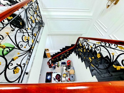 Bán đất tặng nhà 2 tầng phố trương định hoàng mai, 70m2, ô tô thông kd, mt 5m, nhỉnh 12 tỷ 2