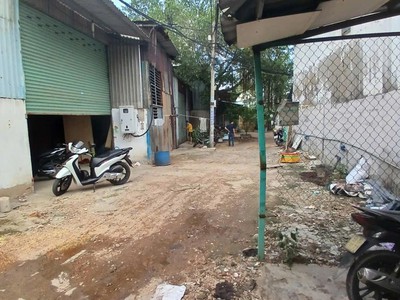 Bán nhanh lô đất 219.6m sổ đẹp mặt tiền bùi văn ngữ chỉ nhỉnh 54 tr/m2 1