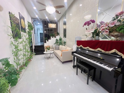 Hơn 11 t  xíu có ngay nhà mới 5 tầng , thang máy xịn xò , nhà lô góc 3 thoáng vĩnh viễn , 2 mặt 2