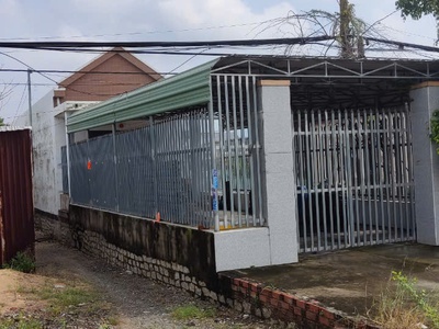 Cần bán nhà 2 mặt tiền đường ql 51 và đường nhựa nhà nước 6 m bên hông 3