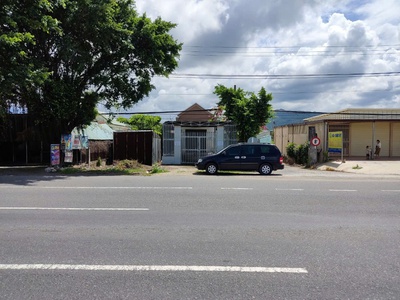 Cần bán nhà 2 mặt tiền đường ql 51 và đường nhựa nhà nước 6 m bên hông 1