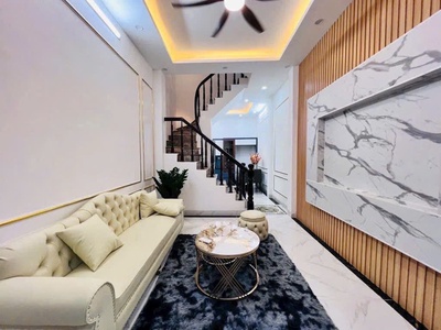 Bán nhà cầu giấy - ngõ thông kinh doanh - ô tô qua nhà - 39m 4 tầng - 9.7 tỷ 0