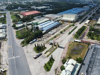 9800m2 đất mặt tiền Tỉnh lộ 824 xã Lương Bình,huyện Bến Lức giá 43 tỷ 1