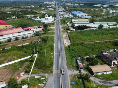 9800m2 đất mặt tiền Tỉnh lộ 824 xã Lương Bình,huyện Bến Lức giá 43 tỷ 2