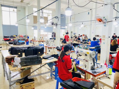 Gia công quà tặng bằng da sản xuất tại xưởng 0