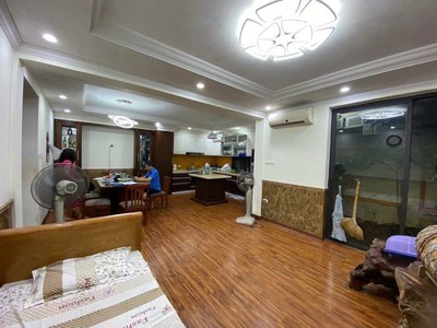 Biệt thự nhà vườn quận TÂY HỒ 165m2 x mặt tiền 8m5, ô tô qua nhà, ngõ thông. 0