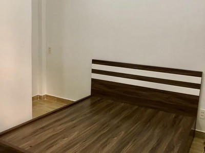 2 pn, bán nhà phạm văn bạch, hẻm xe tải thông, p15 tân bình,giá 3.x tỷ 3