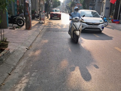 Bán đất tặng nhà cấp 4 tại phố phan bá vành, dt 100m2,mt 5,m, giá 7tỷ 0