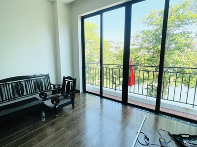 Bán nhà ái mộ- long biên, 95 m2, 7 tầng thang máy, mặt tiền 6m, giá 30,5 tỷ. 4