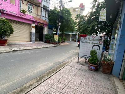 Cho thuê nhà 2 tầng, 72m2, mặt tiền 4m, hẻm 6m thông đ.tô ký, p.tân chán hiệp 0