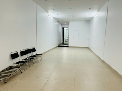 Mặt bằng đẹp   90m2   chính chủ cho thuê 3 tầng mặt đường hoàng văn thái, khương mai, thanh 3
