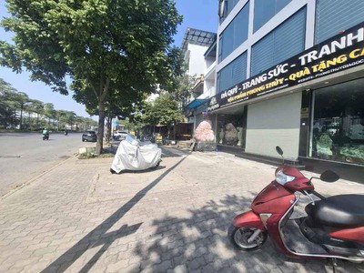 Bán nhà 2t mặt phố lý sơn vỉa hè mênh mông, đang kinh doanh s56m, mt5m giá chỉ 12,x tỷ có tl. 0