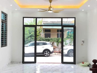 Nhà ngõ phạm huy quang   kiên cố, mặt tiền 6m, ô tô vào tận cửa 0