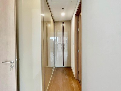 Cần bán căn hộ the river thủ thiêm 1pn 63m2 giá tốt 0
