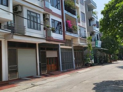 Nhà ngõ phạm huy quang   kiên cố, mặt tiền 6m, ô tô vào tận cửa 1