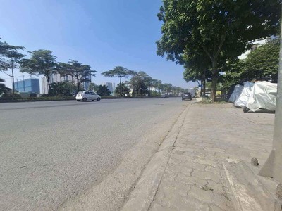 Bán nhà 2t mặt phố lý sơn vỉa hè mênh mông, đang kinh doanh s56m, mt5m giá chỉ 12,x tỷ có tl. 2