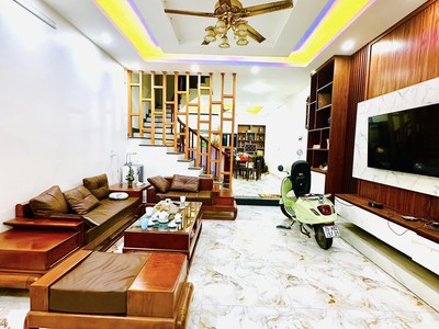 Bán nhà xuân đỉnh, 70m2 4 tầng 4 ngủ khép kín, giá 13 tỷ, ngõ thông oto vào nhà, ở và kd 2