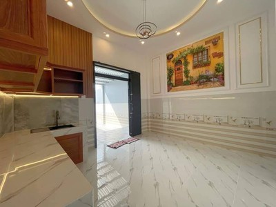 Nhà Cấp 4 cửa trước sau thoáng mát 82m2 gần ngay trường THCS Bình Chánh Giá 715 Triệu 2