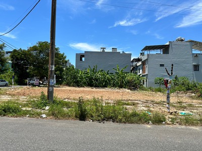 Lô đất vuông vức tâm huyết đường rộng 10m5 k20 khu vip nam việt á 0