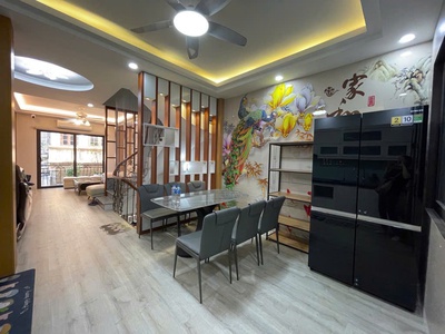 Siêu hiếm ,phân lô bồ đề gara ô tô,vào nhà chờ thang máy nội thất sang xịn miên chê ,dt 48m x5 1