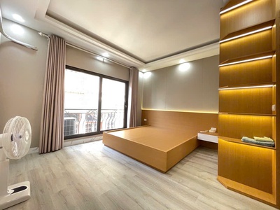 Siêu hiếm ,phân lô bồ đề gara ô tô,vào nhà chờ thang máy nội thất sang xịn miên chê ,dt 48m x5 3