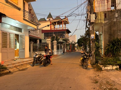 Bán lô góc ngõ 210 Cát Linh, Tràng Cát dt 46,3m2 ngõ rộng 3,5m oto quay đầu thoải mái. 2