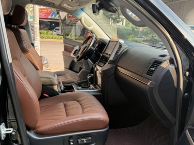 Bán Toyota Land Cruiser 5.7 VXS Trung Đông, sản xuất 2020, 1 chủ. 6