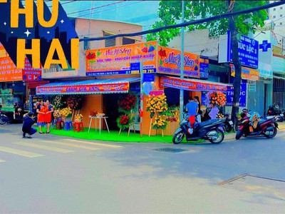 Quận tân phú   sang nhượng ch hoa tươi   trái cây nhập khẩu góc 2 mt vị trí bao đẹp, chính 0