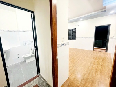 Chdv -bán nhà 5 tầng mt đường 359 phước long b, 7pn đang cho thuê, chỉ hơn 6 tỷ, khu vực đông sinh 2