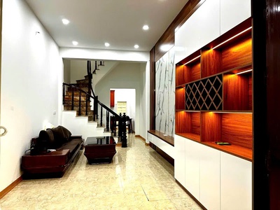 Tôi cần bán nhà riêng phố ngọc thụy- long biên, 36m2,4 tầng, mt 3.,5m 6.95 tỷ. 0