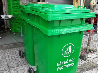 Thùng rác nhựa 360L cần bán 3