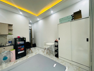 Cho thuê phòng Quận 7, dạng căn hộ dịch vụ có ban công đón nắng sáng 10