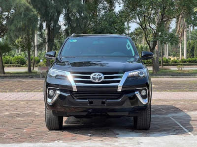 Chính chủ bán xe Toyota Fortuner 4x4 máy xăng sản xuất 2019 nhập khẩu. 0