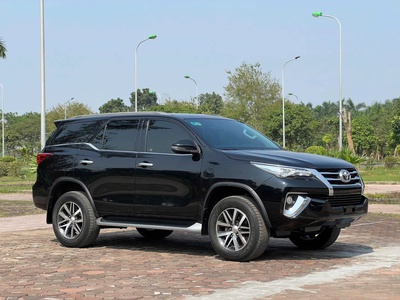 Chính chủ bán xe Toyota Fortuner 4x4 máy xăng sản xuất 2019 nhập khẩu. 2