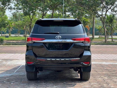 Chính chủ bán xe Toyota Fortuner 4x4 máy xăng sản xuất 2019 nhập khẩu. 6